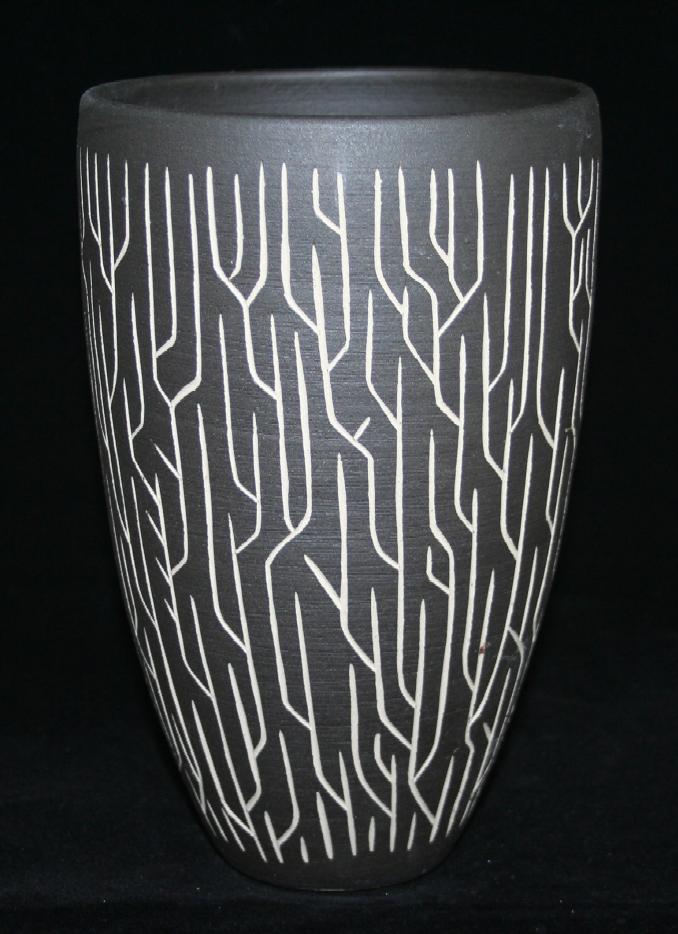 White stoneware vase with incised black slip